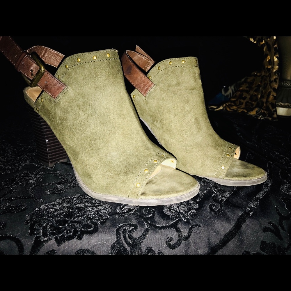 Camo green heeled open toed heels